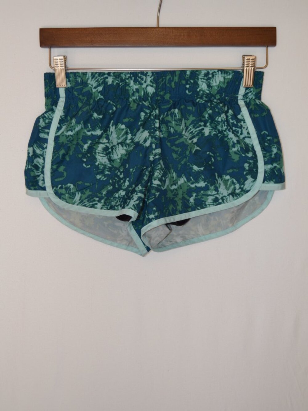 BP. One Tempo Dri-FIT Brief-Lined Printed Running Shorts